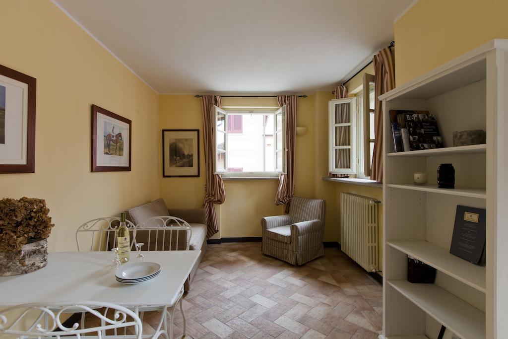 Casciago Foresteria Dei Piaceri Campestri מראה חיצוני תמונה